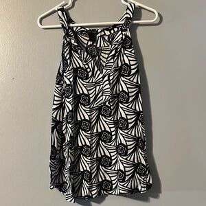 Ann Taylor Monochrome Abstract Top Size Large